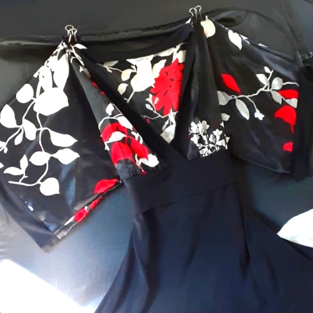 Speechless Black flowered dress. This is a different Like asiaticand old fashion